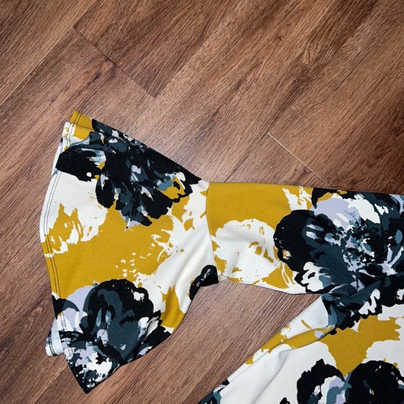 Olivia Matthews floral mid length dress - Picture 3 of 4